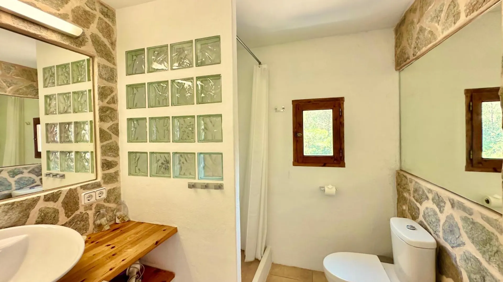 Villa Saljub Cala Vadella  0*, Cala Vadella (Ibiza) Hiszpania